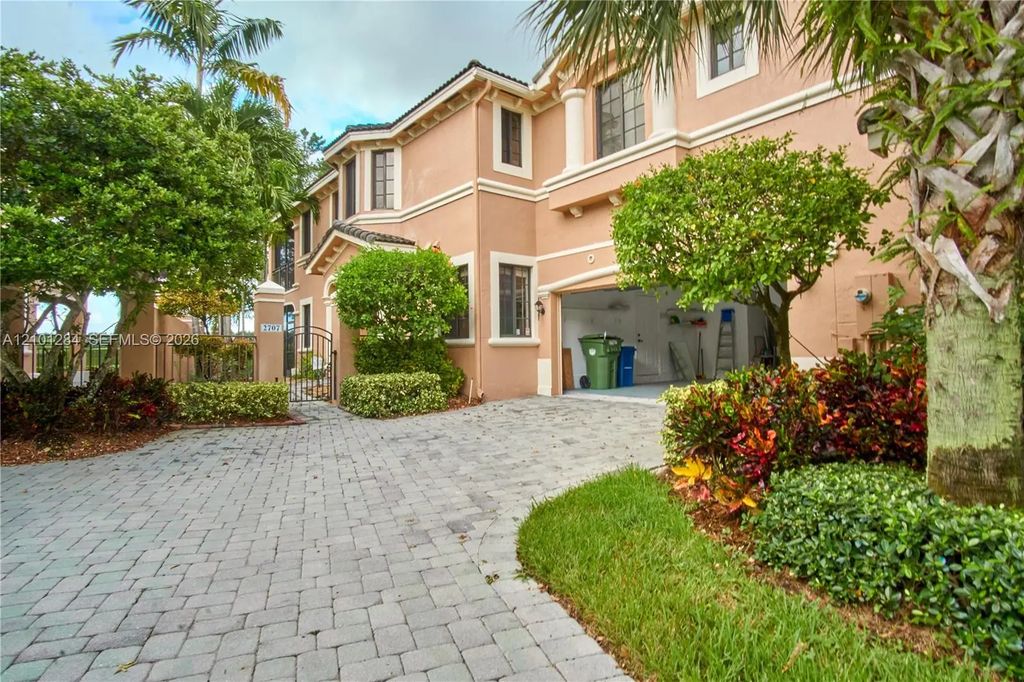 2707 Center Ct Drive #1-15, Weston