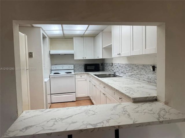 2 of 10 - 10000 Nw 80 Court #2537, Hialeah Gardens, FL