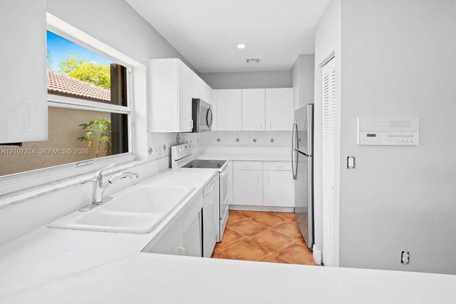 5 of 16 - 14613 Sw 155th Place, Miami, FL