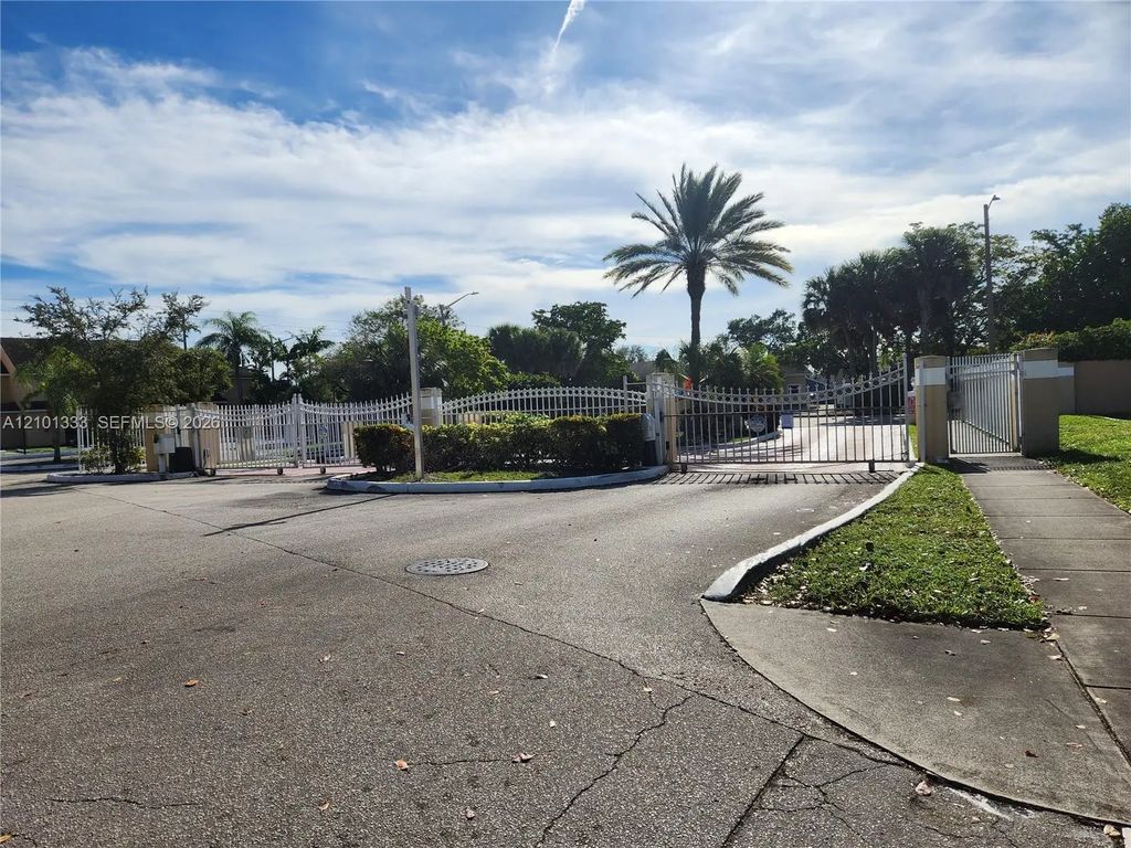 2298 Sw 81 Avenue #2298, Miramar