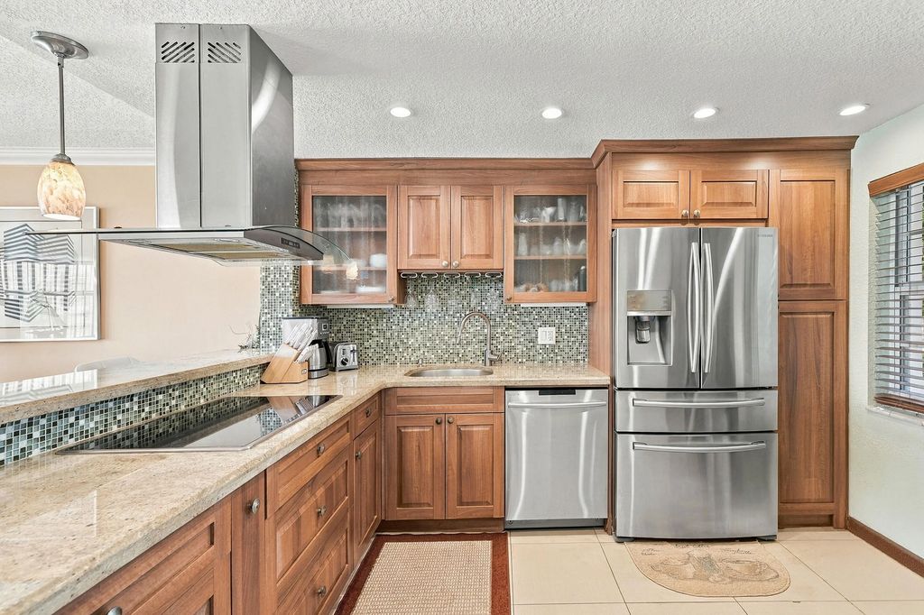 3980 Oaks Clubhouse Drive #212, Pompano Beach