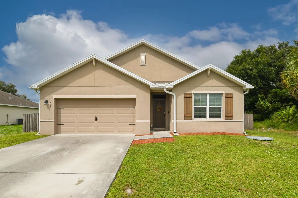 613 Sw Post Terrace, Port St. Lucie