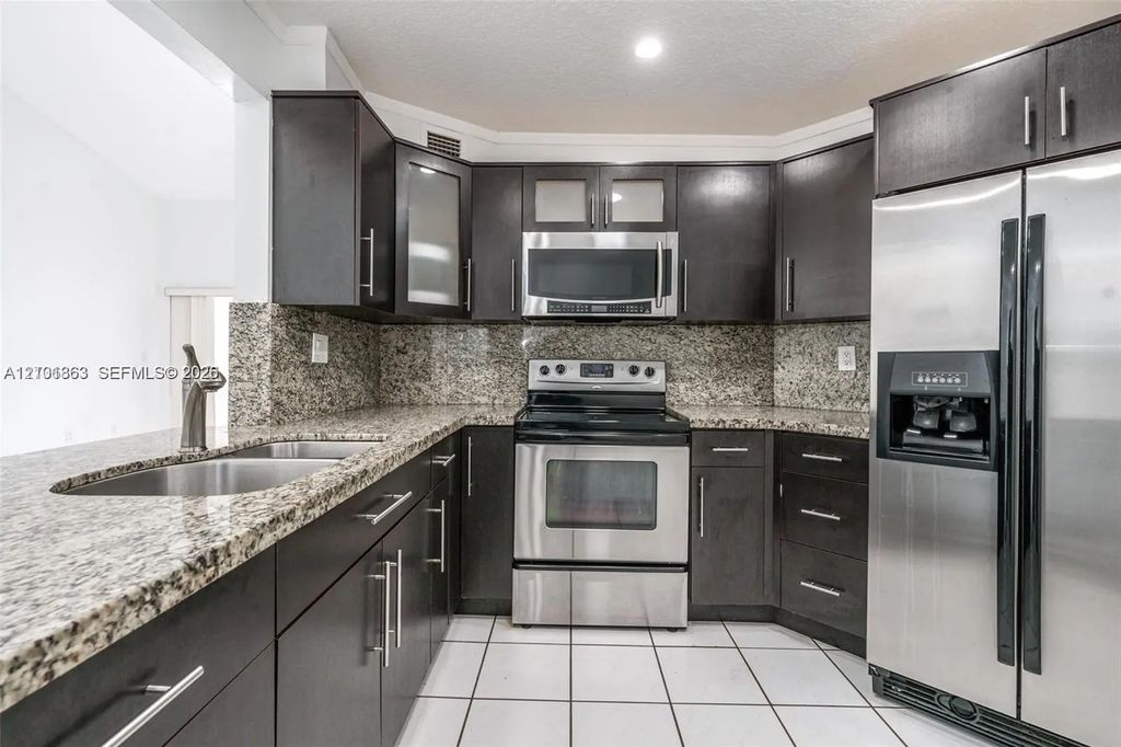 9411 Fontainebleau Boulevard #213-25, Miami