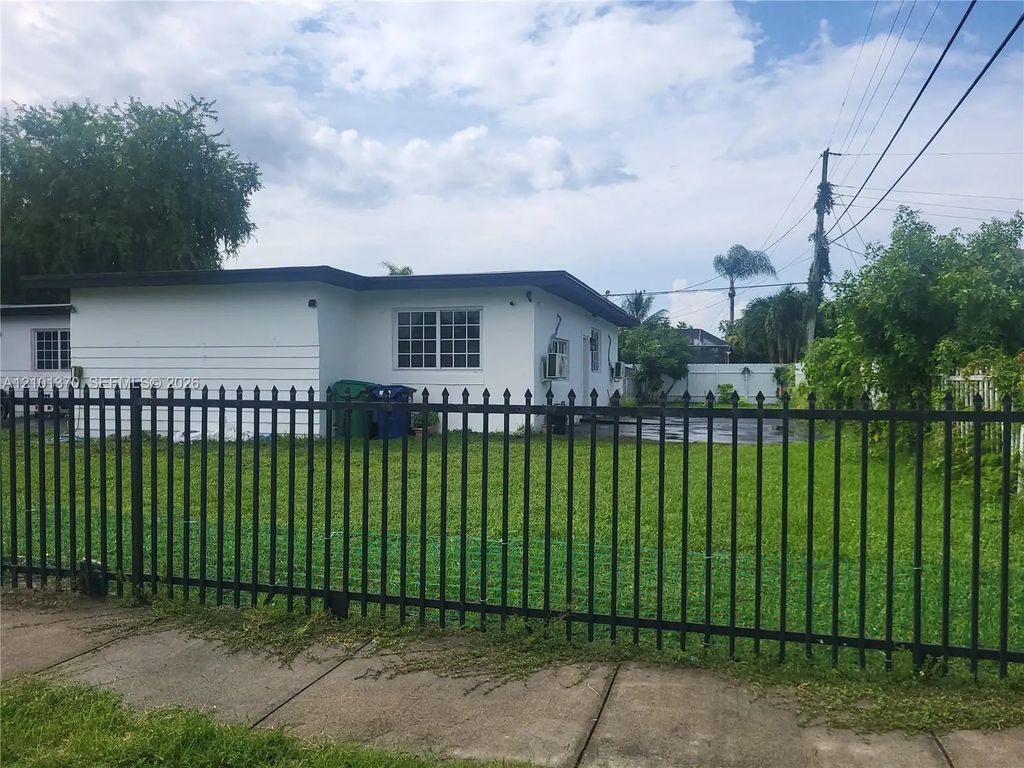 1080 Nw 186th Street #i080, Miami Gardens