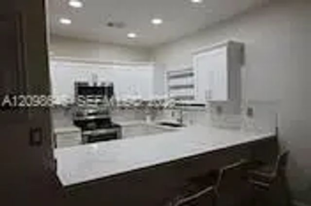 3 of 16 - 3127 Ne 4th Street, Homestead, FL