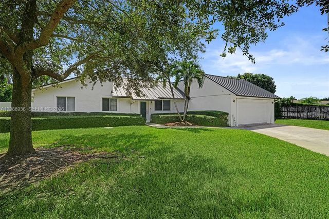 2 of 39 - 12990 Sw 190th Street, Miami, FL