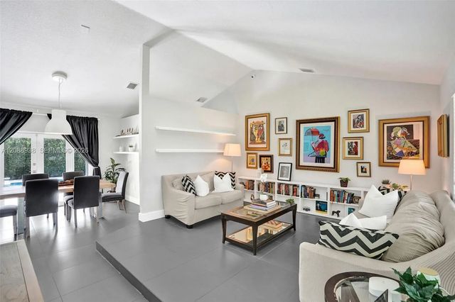 4 of 39 - 12990 Sw 190th Street, Miami, FL