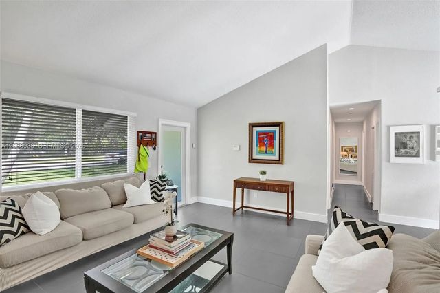 5 of 39 - 12990 Sw 190th Street, Miami, FL