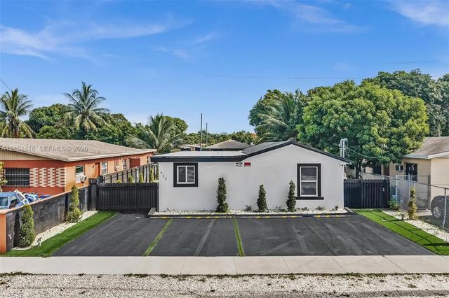923 Nw 110th Street, Miami
