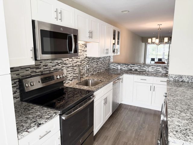 3 of 35 - 2811 Sw 15th Street #202, Delray Beach, FL