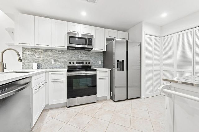 4 of 25 - 7508 La Paz Boulevard #107, Boca Raton, FL
