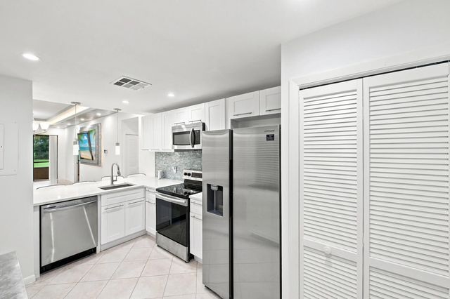 5 of 25 - 7508 La Paz Boulevard #107, Boca Raton, FL