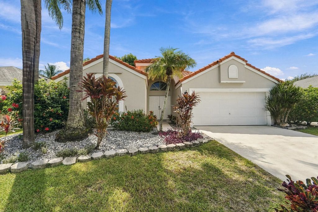 1317 Fairfax Circle E, Boynton Beach