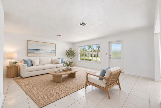 3 of 23 - 881 Ne 4th Avenue, Boca Raton, FL