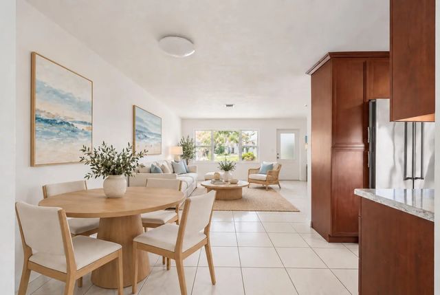 4 of 23 - 881 Ne 4th Avenue, Boca Raton, FL