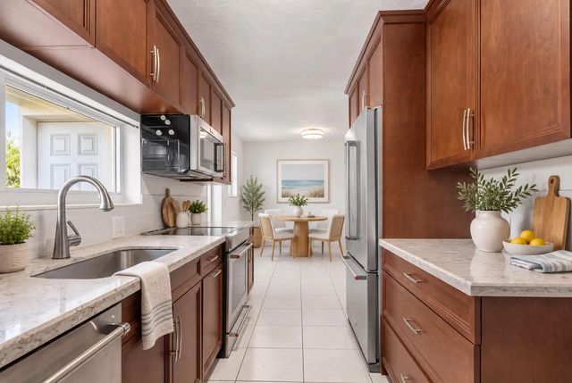 5 of 23 - 881 Ne 4th Avenue, Boca Raton, FL