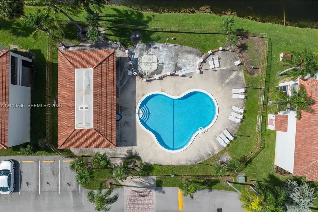 1128 N Hiatus Road #1128, Pembroke Pines