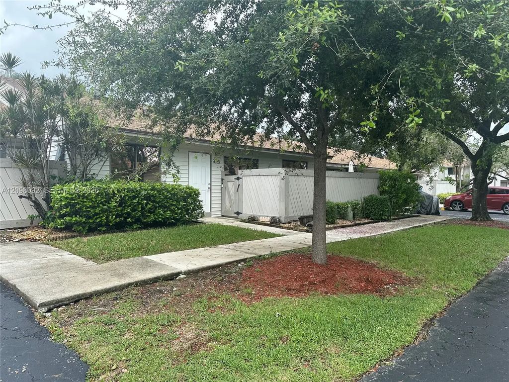 3635 Nw 99th Terrace #8b, Sunrise