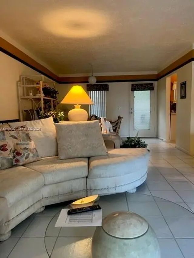 3 of 12 - 2871 Somerset Drive #218, Lauderdale Lakes, FL
