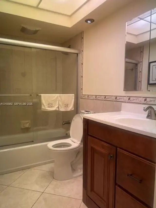 5 of 12 - 2871 Somerset Drive #218, Lauderdale Lakes, FL