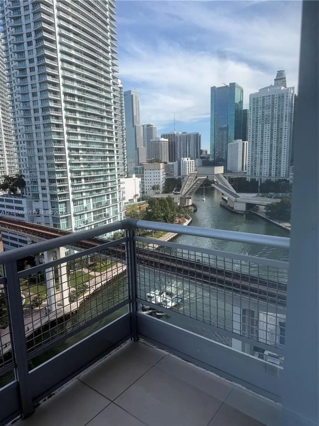690 Sw 1st Court #1703, Miami