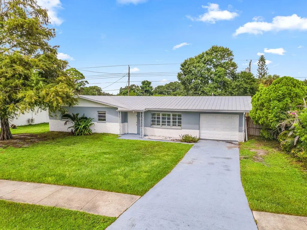 306 Riomar Drive, Port St. Lucie