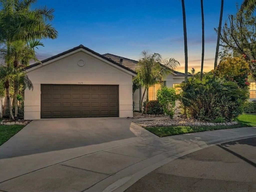 1125 Sunflower Circle, Weston
