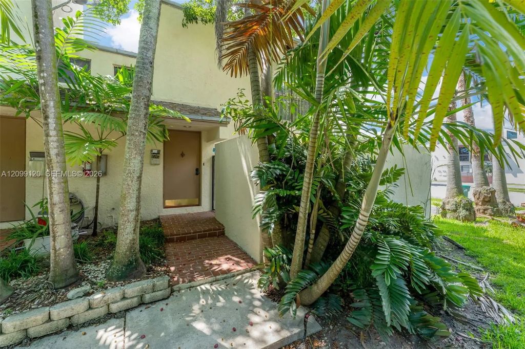 15805 Sw 91st Court #d, Palmetto Bay