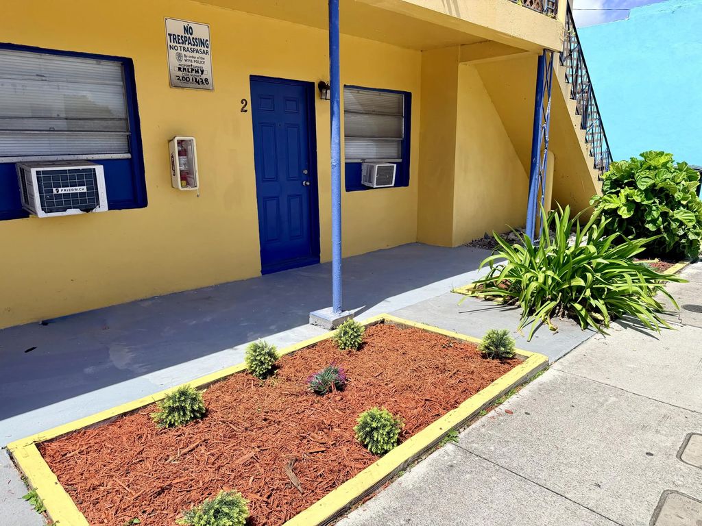 1007 N Tamarind Avenue #apt 2, West Palm Beach