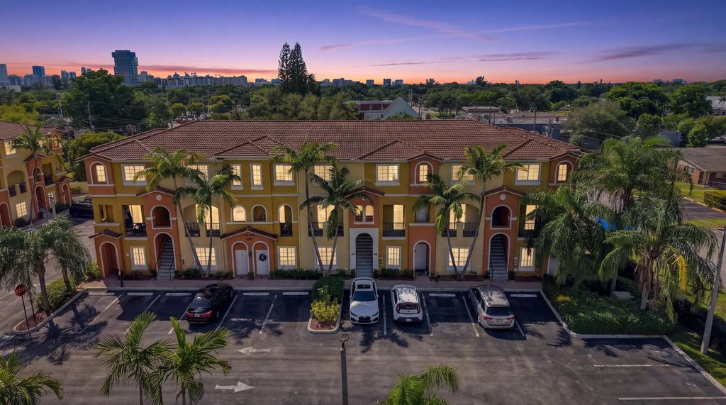 141 Nw 2nd Avenue #7, Hallandale Beach