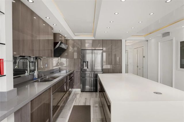 2 of 25 - 345 Ocean Drive #705, Miami Beach, FL