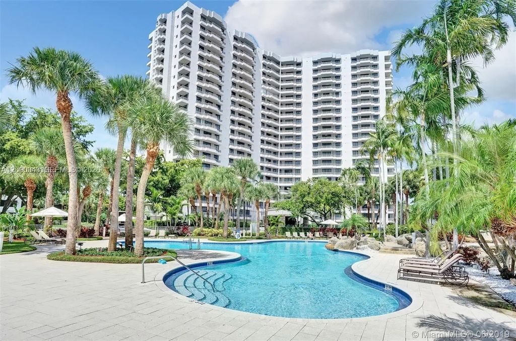 3300 Ne 191 Street #504, Aventura