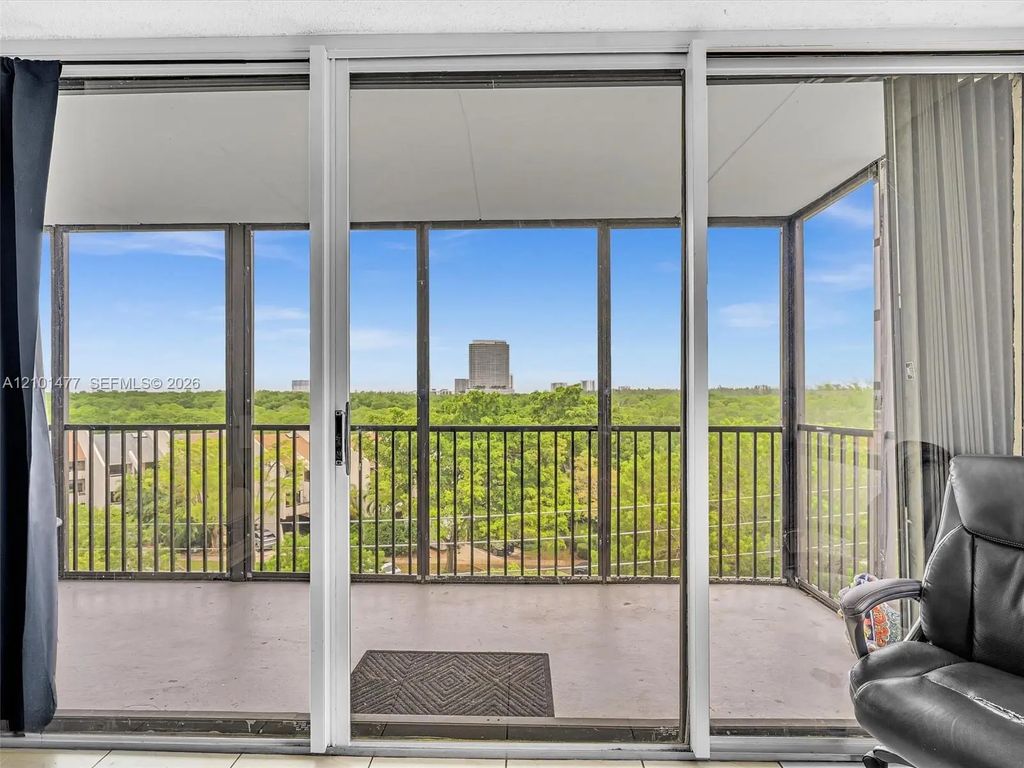 2500 Ne 135th Street #c502, North Miami