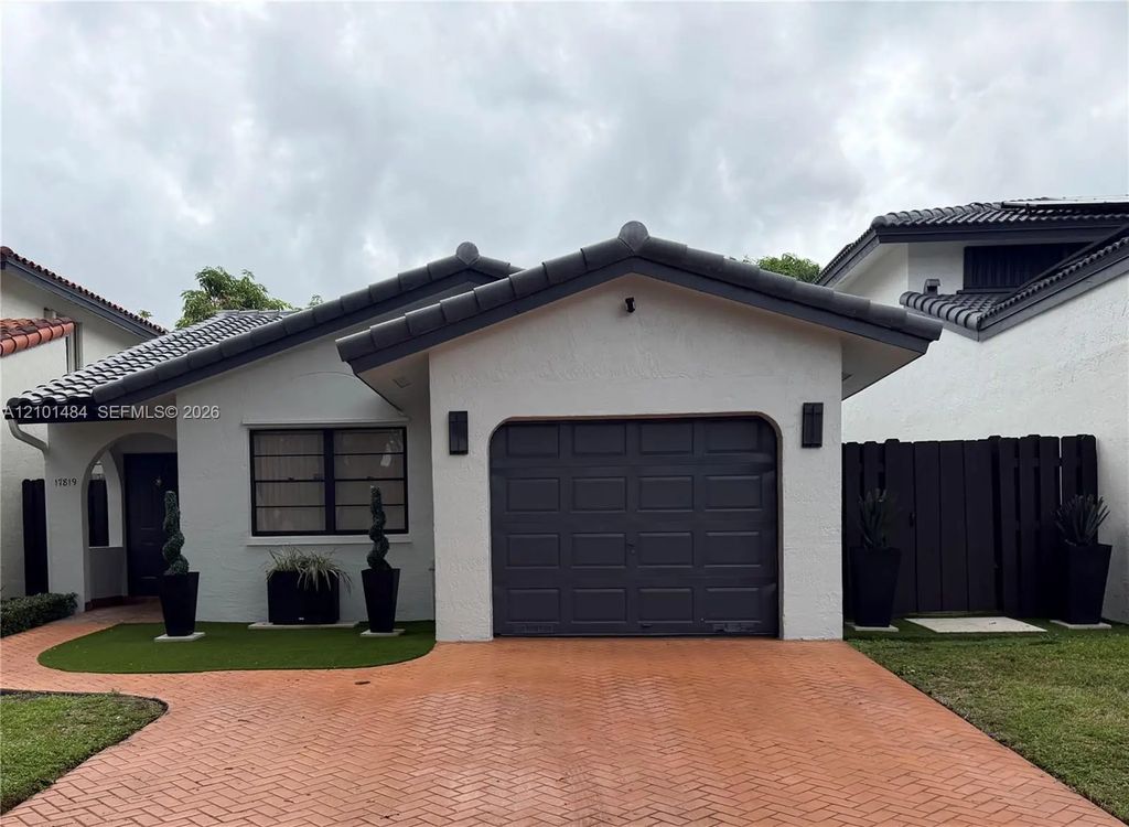 17819 Nw 66th Ct Circle, Hialeah
