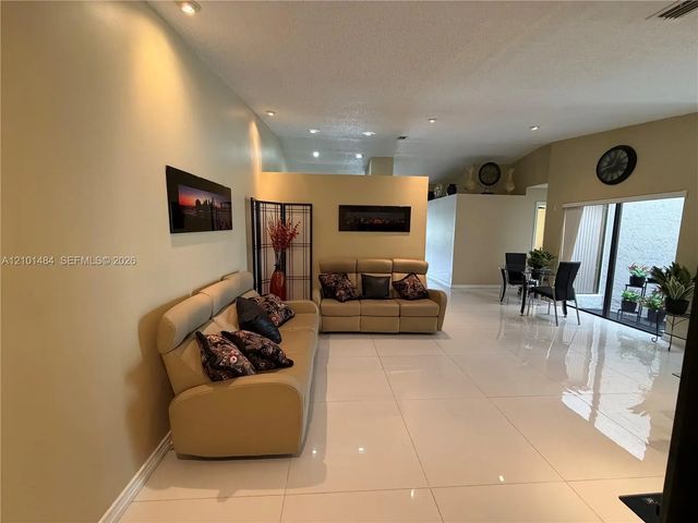 2 of 33 - 17819 Nw 66th Ct Circle, Hialeah, FL