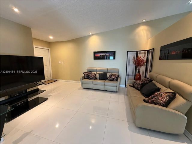 3 of 33 - 17819 Nw 66th Ct Circle, Hialeah, FL