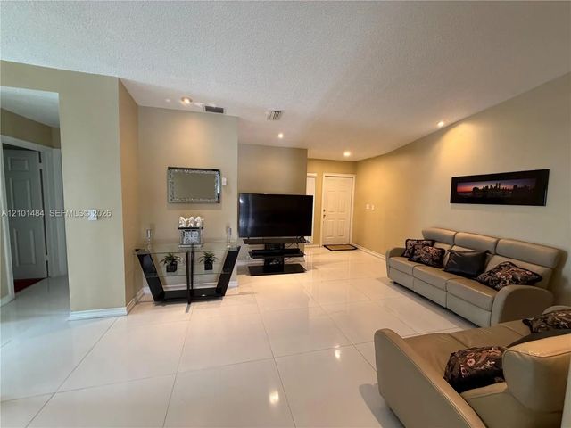 4 of 33 - 17819 Nw 66th Ct Circle, Hialeah, FL