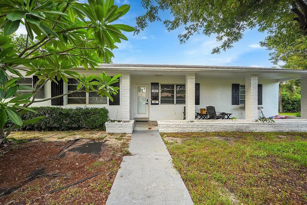 1331 S Palmway, Lake Worth Beach