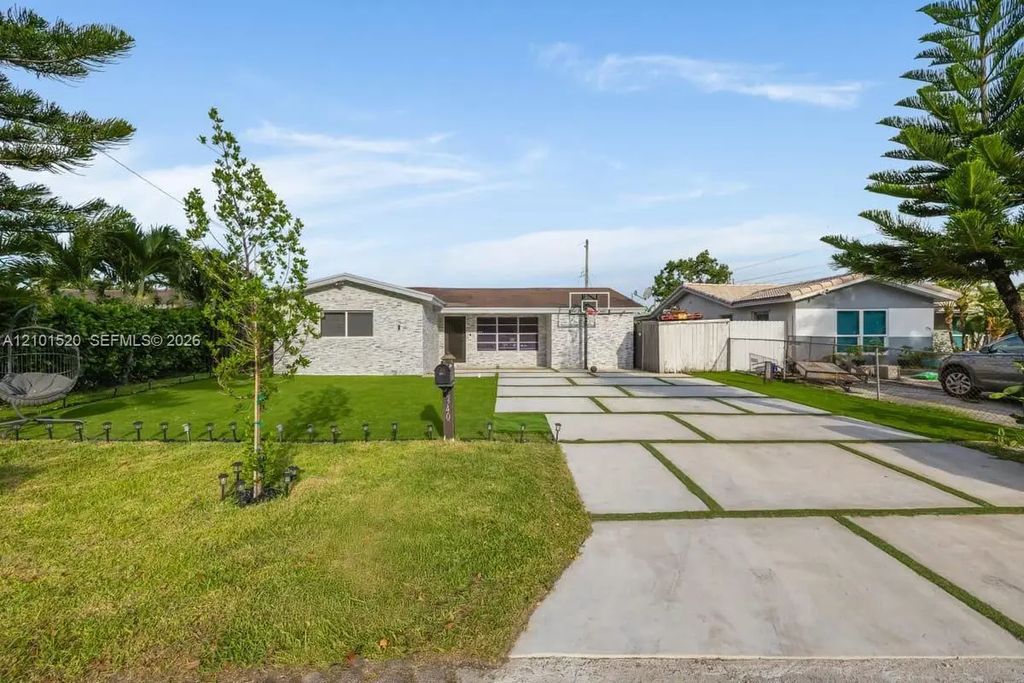 2340 N 66th Terrace, Hollywood