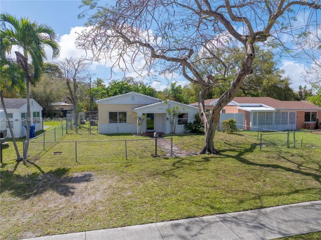 2048 Ne 180th Street, North Miami Beach