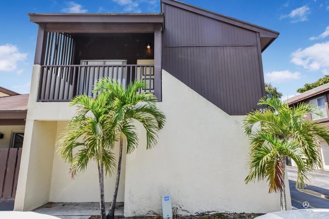 3 of 19 - 5284 Bosque Lane #52, West Palm Beach, FL