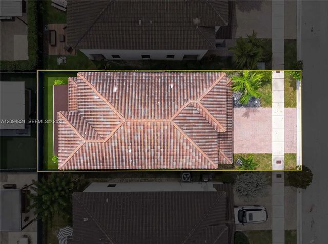 2 of 34 - 3226 W 97th Street, Hialeah, FL