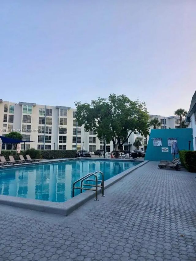 17560 Atlantic Boulevard #207, Sunny Isles Beach