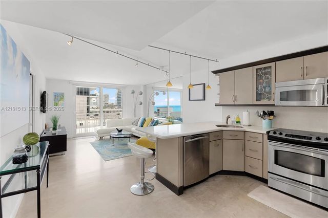 3 of 22 - 345 Ocean Drive #812, Miami Beach, FL