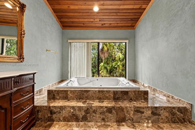 4 of 15 - 10010 Nw 135th Street, Hialeah Gardens, FL