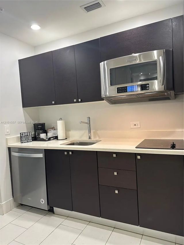 4 of 41 - 5300 Nw 87th Avenue #1007, Doral, FL