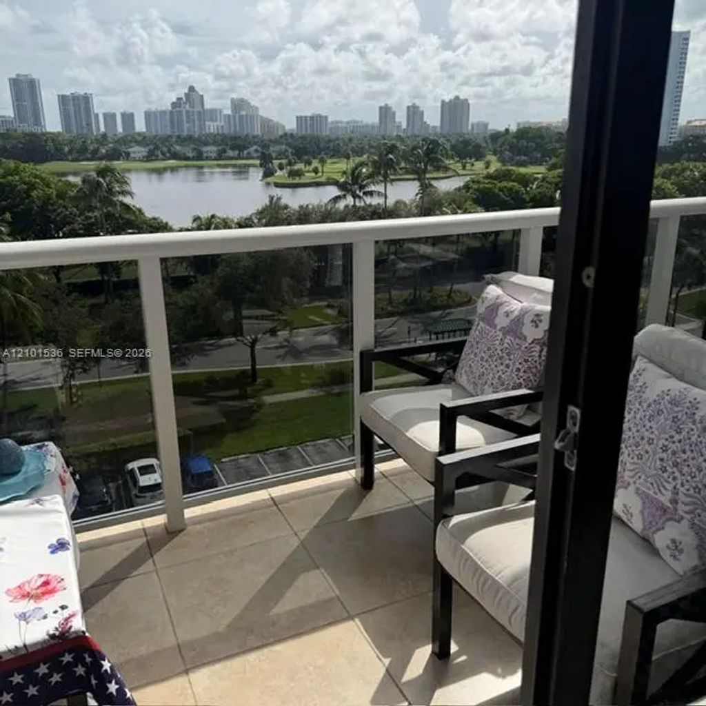 3675 N Country Club Drive #705, Aventura