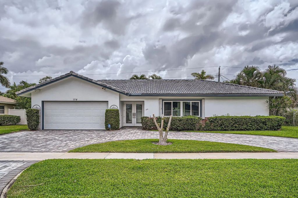 104 St Cloud Lane, Boca Raton