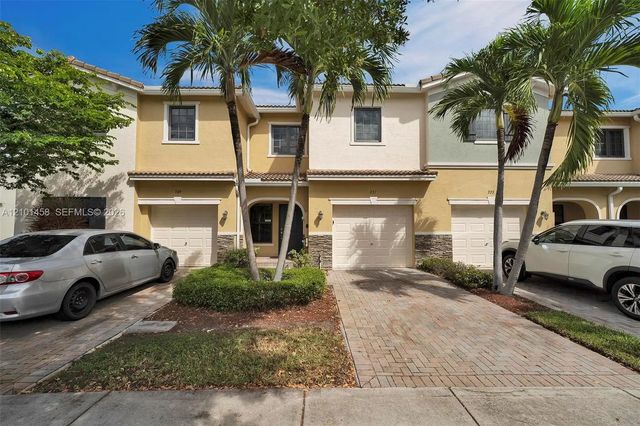 371 Ne 194th Terrace, Miami
