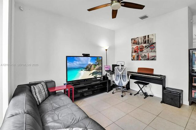 4 of 35 - 371 Ne 194th Terrace, Miami, FL